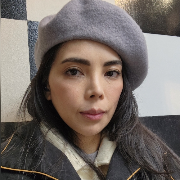 Meet your Posher, Sophie - Picture 2 of 2